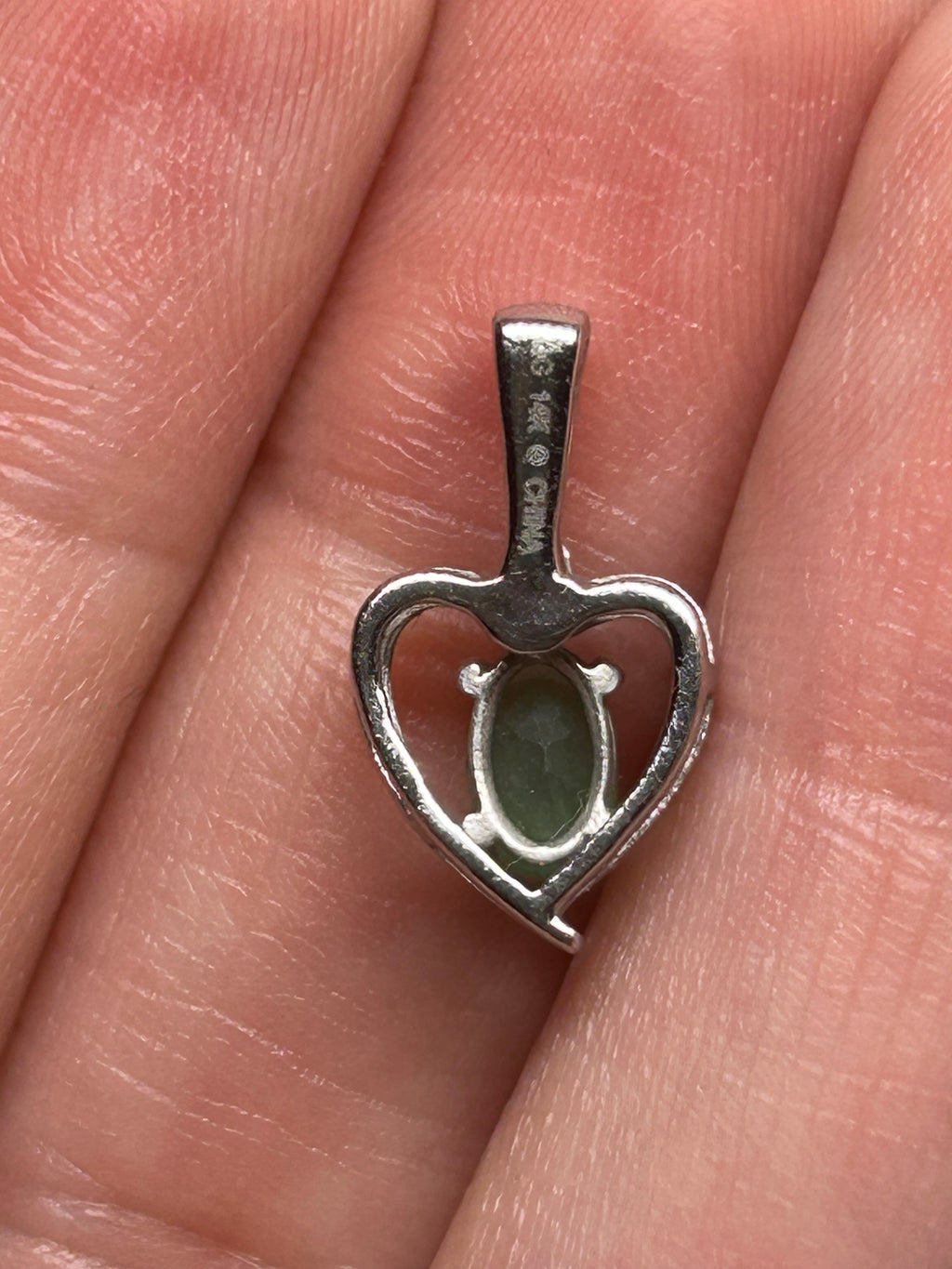 14k White Gold Emerald Heart Pendant