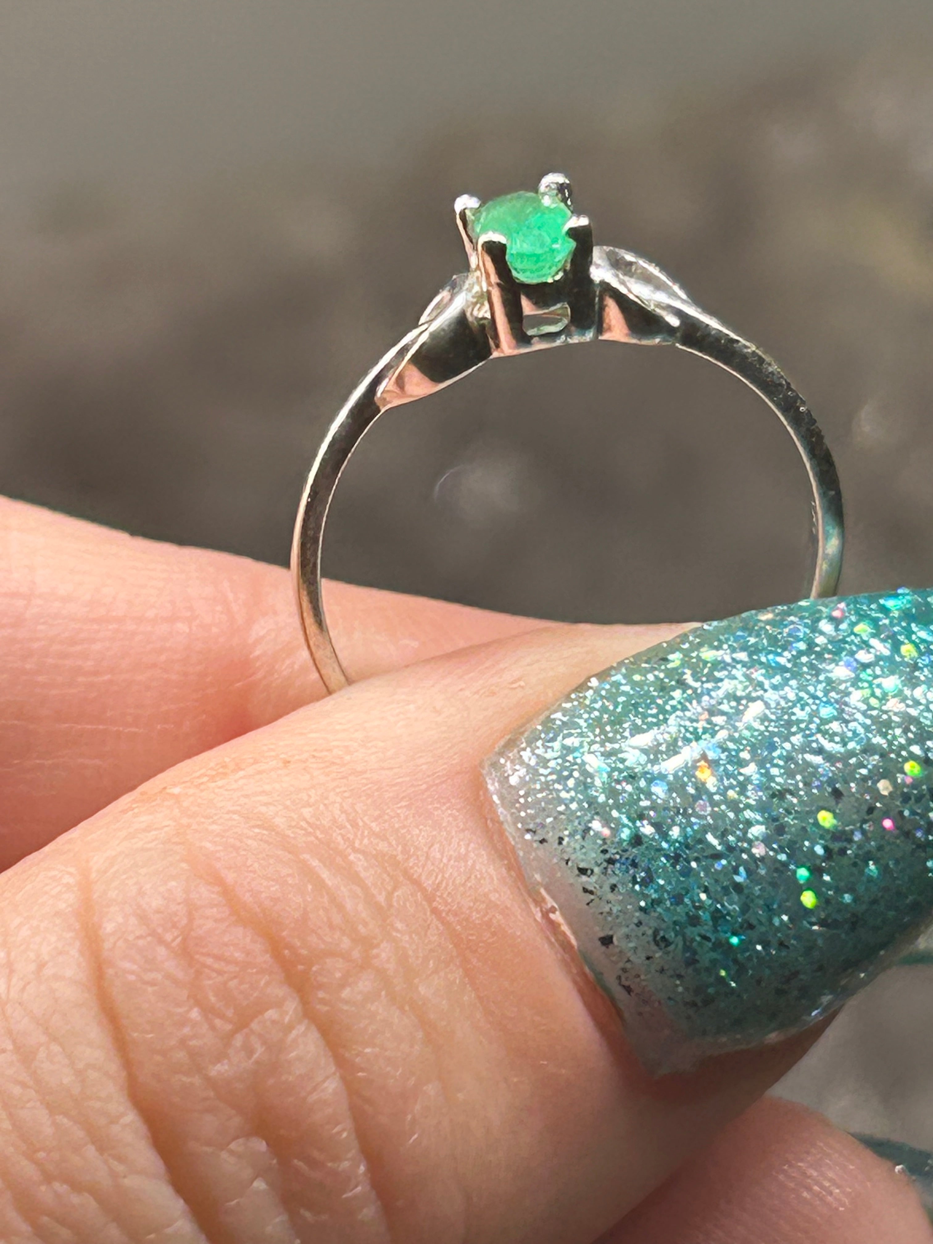 14k White Gold Emerald Ring