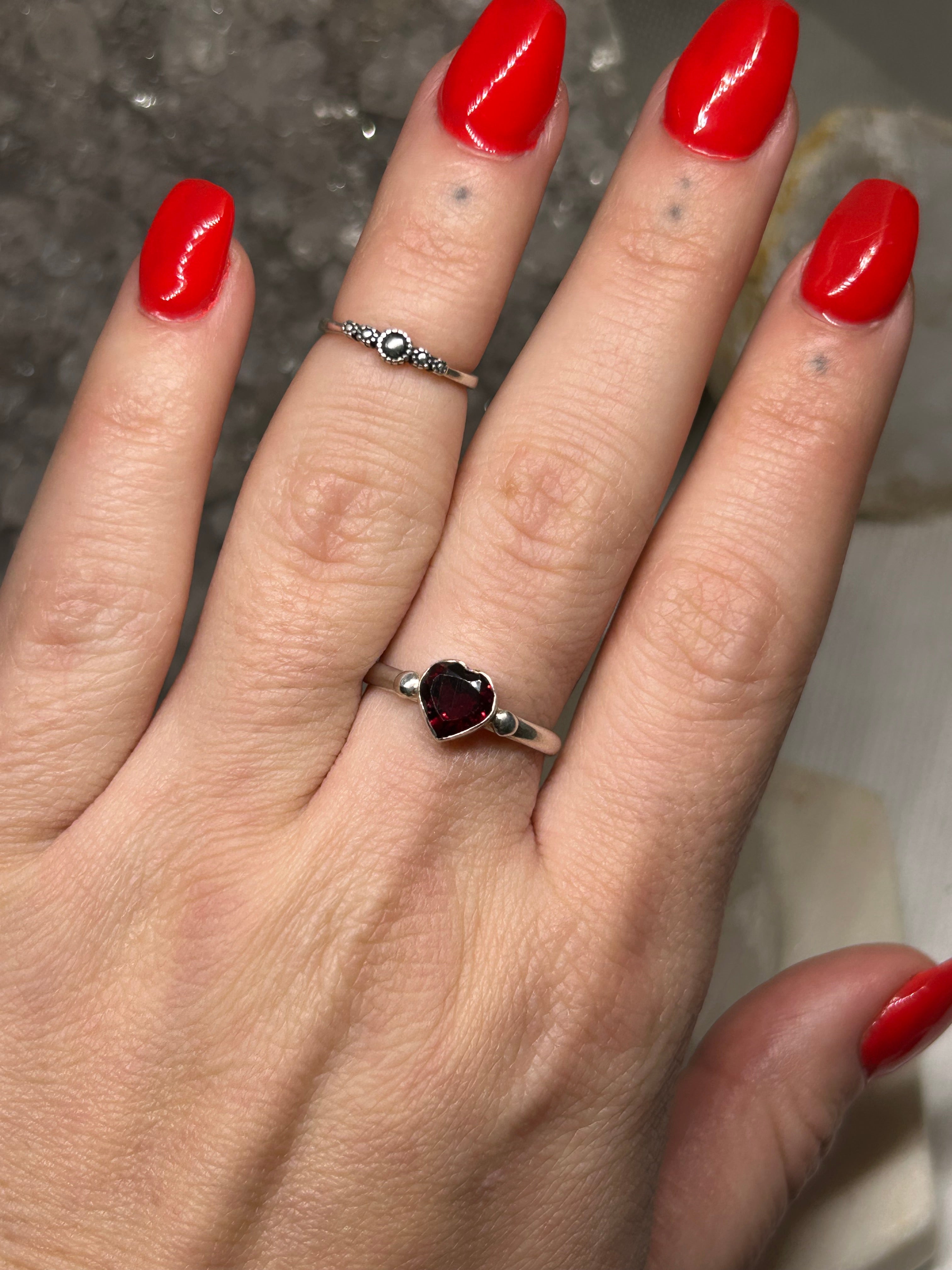 Vintage Garnet Heart Ring 925