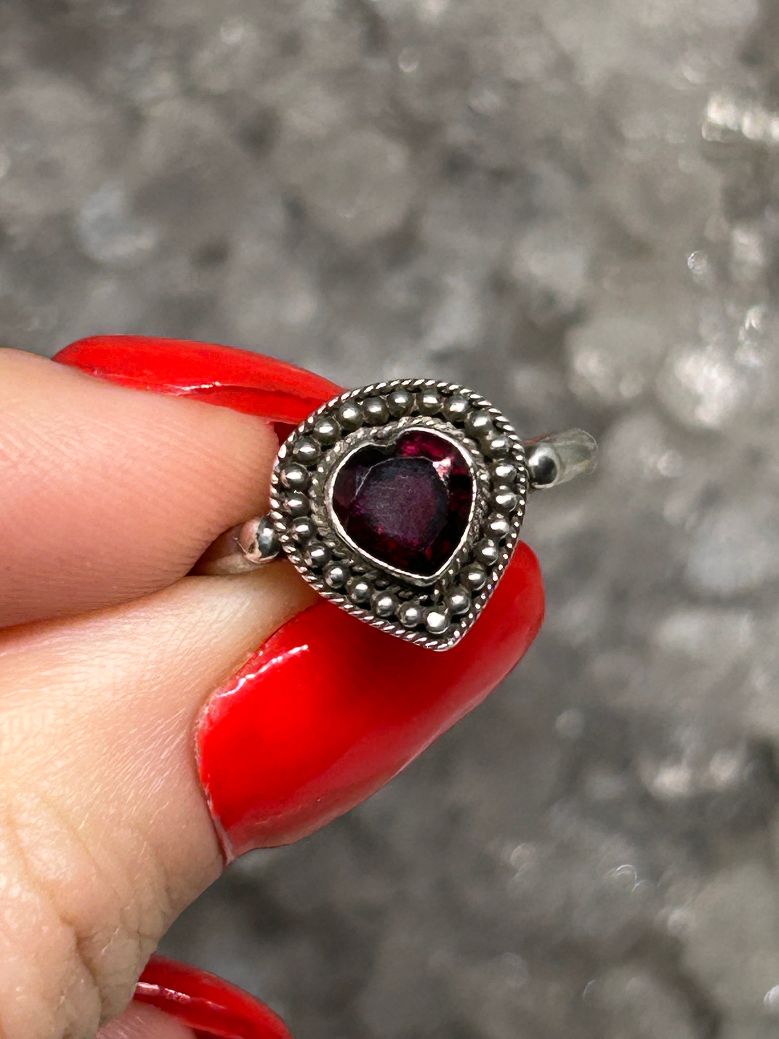 Vintage Garnet Heart Ring 925