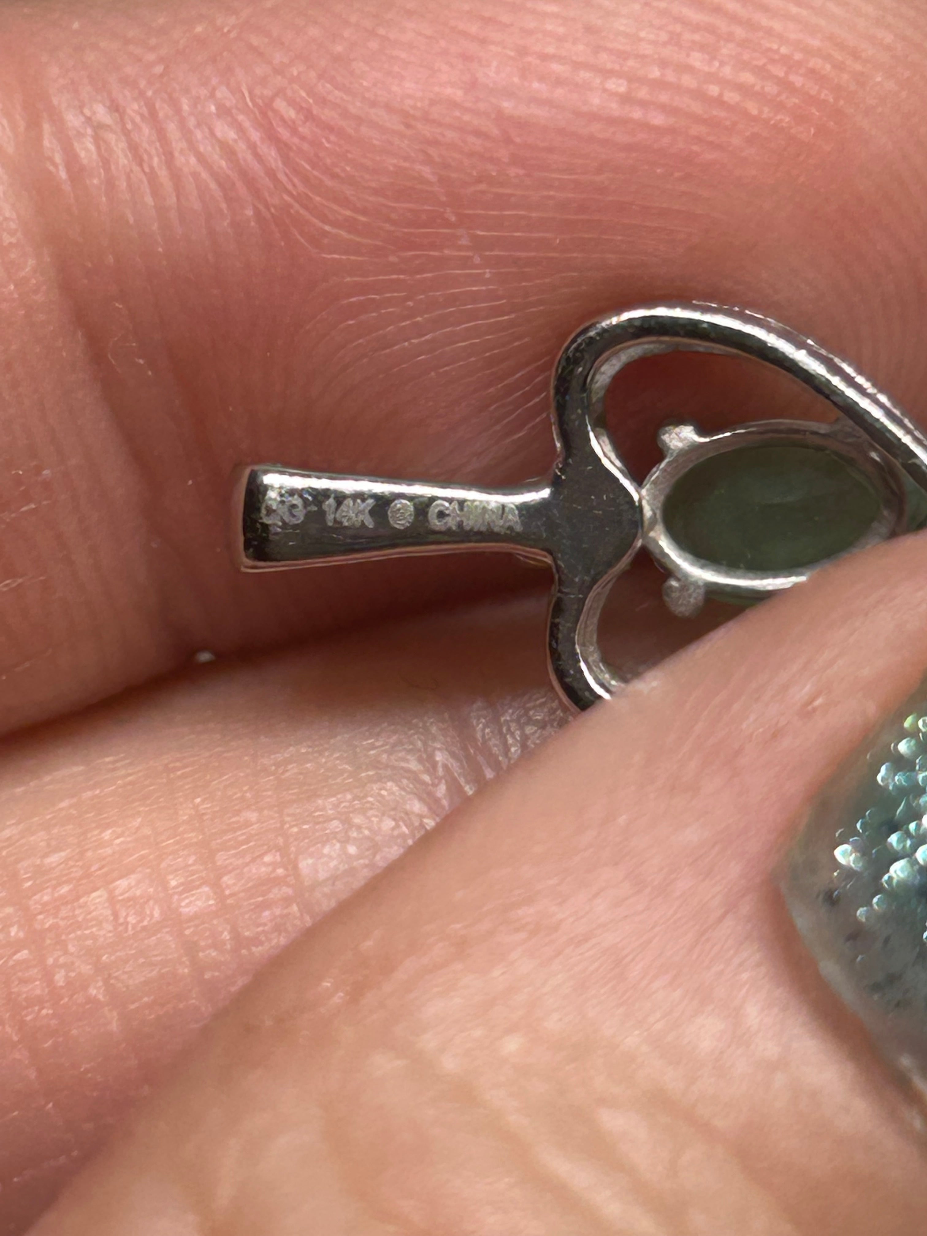 14k White Gold Emerald Heart Pendant