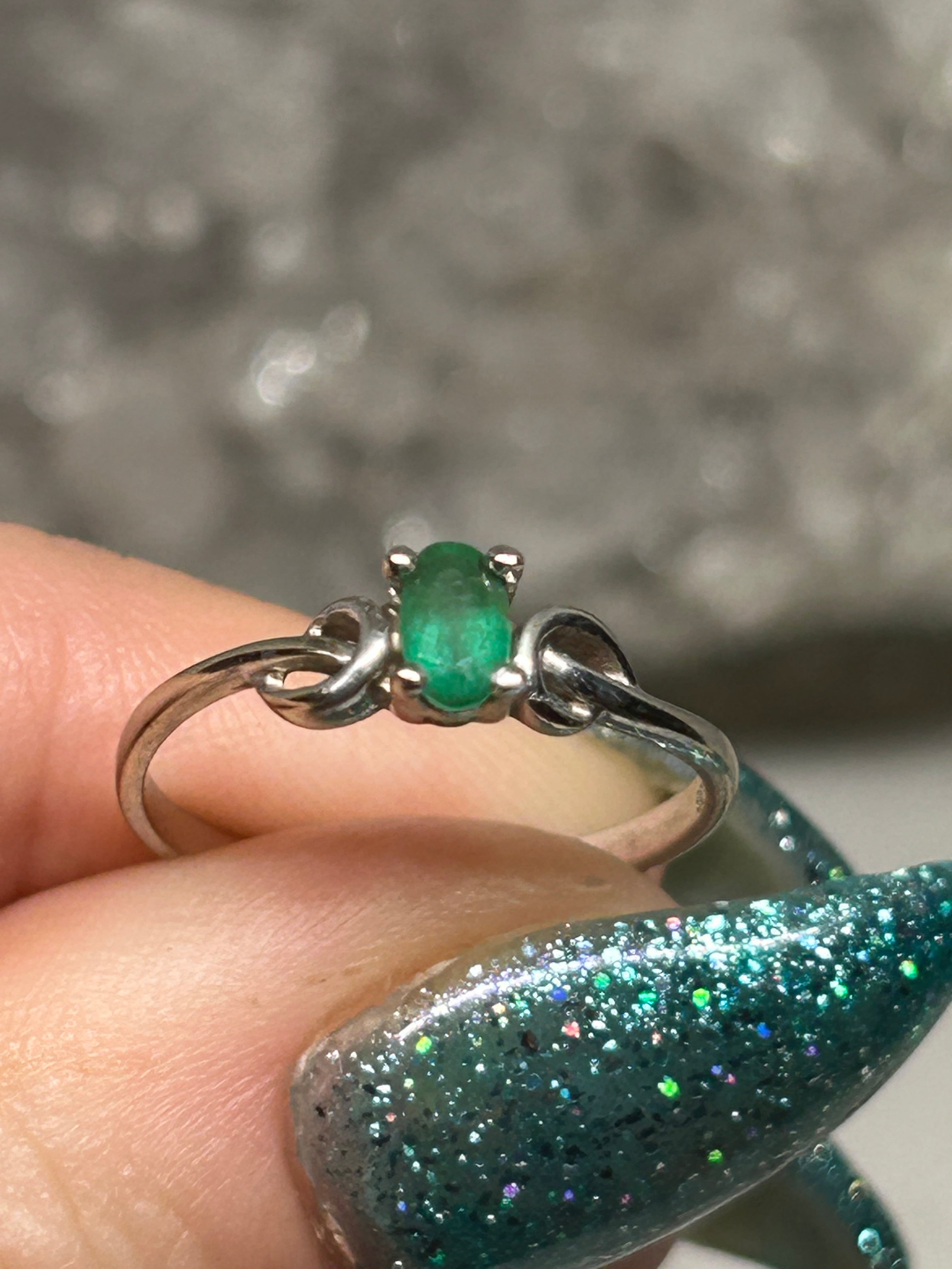14k White Gold Emerald Ring