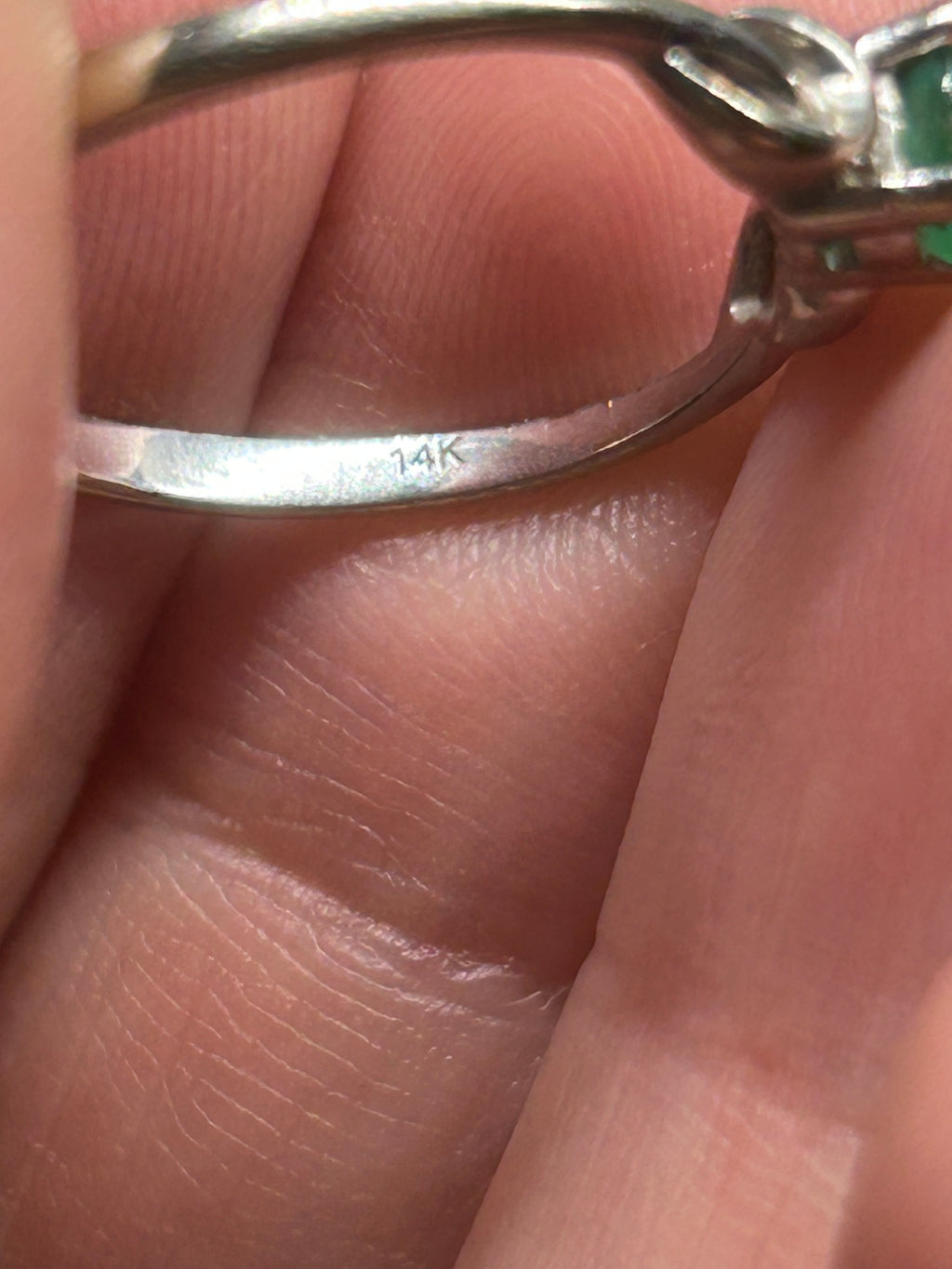 14k White Gold Emerald Ring