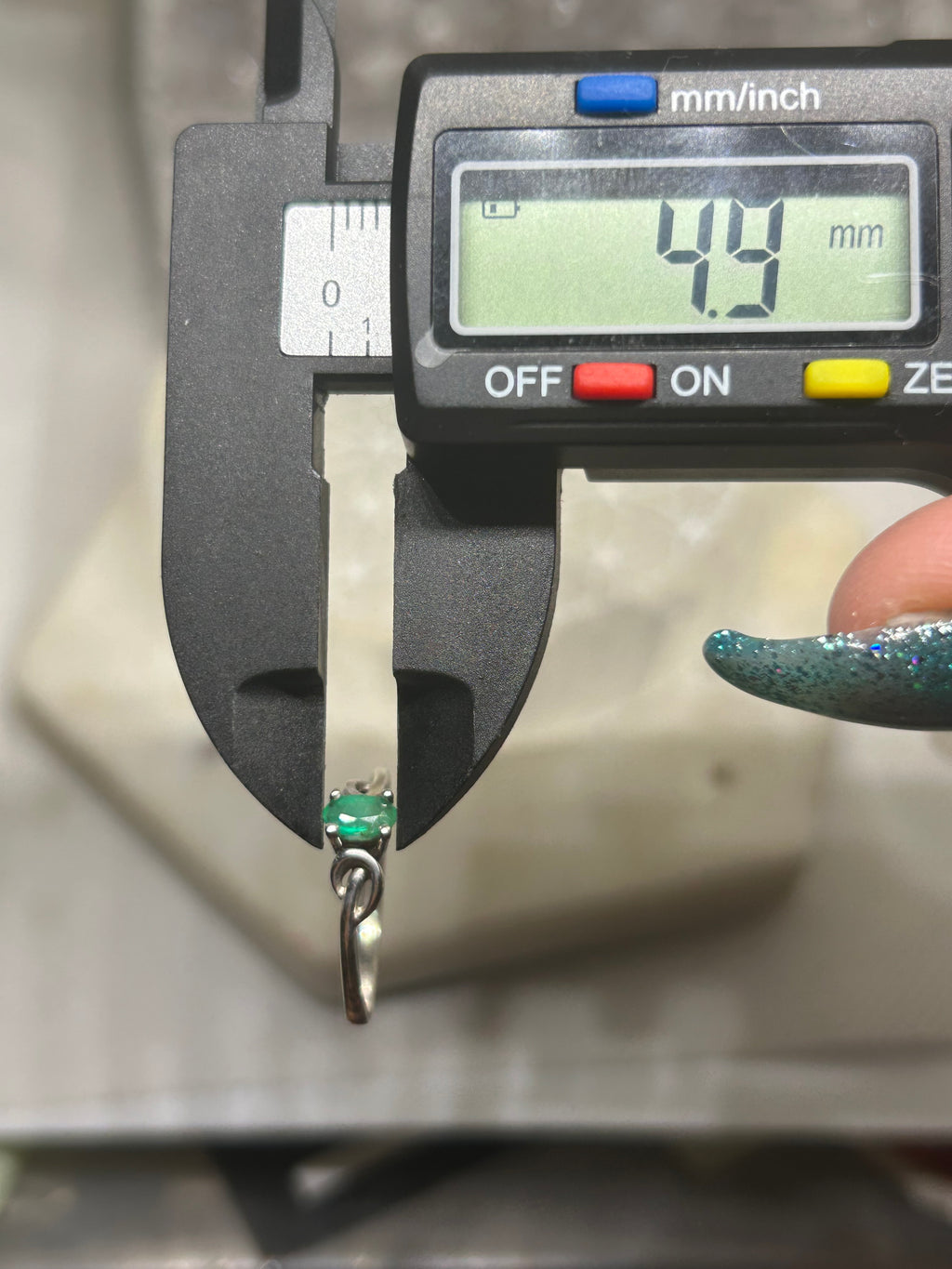 14k White Gold Emerald Ring