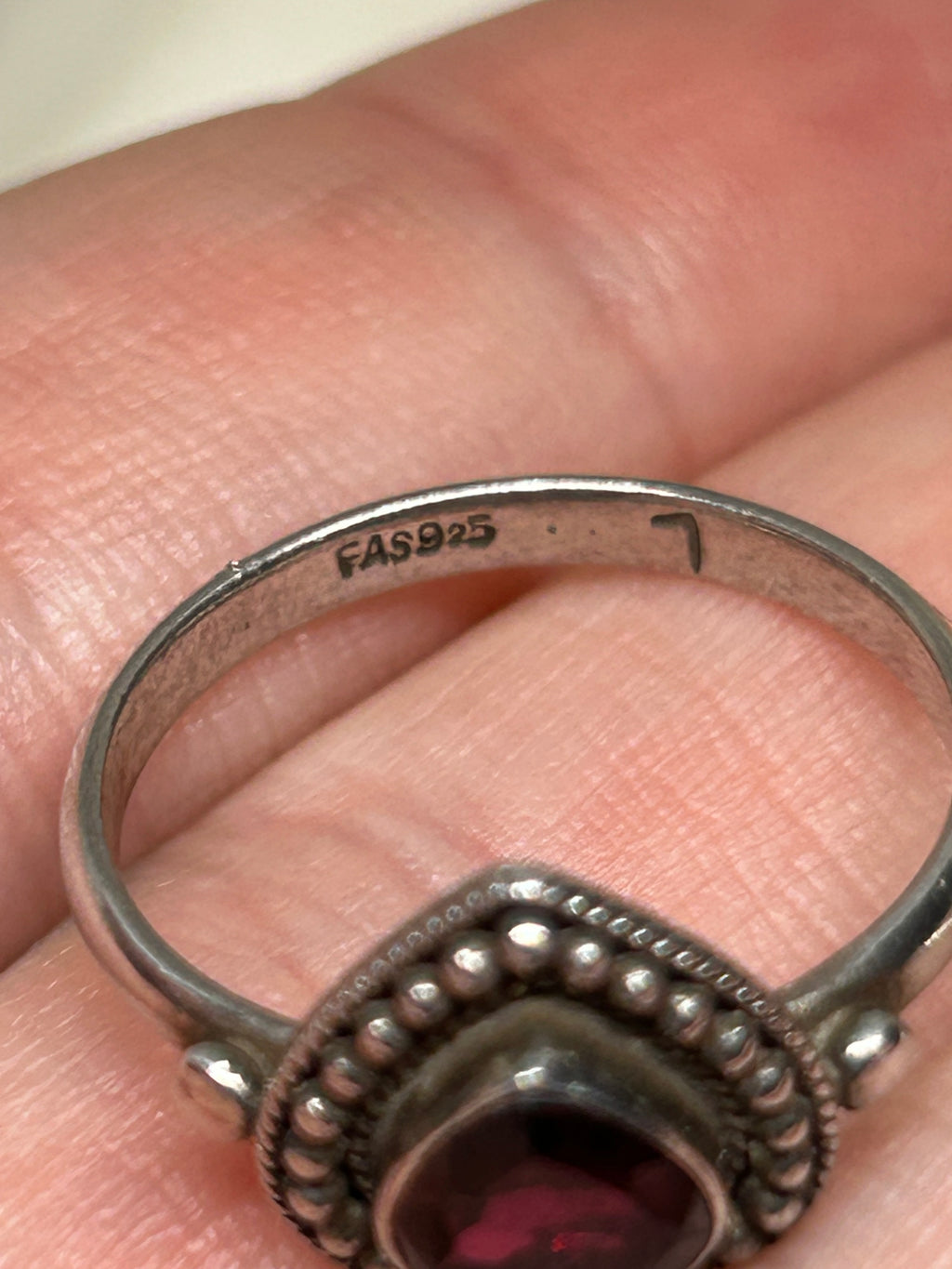 Vintage Garnet Heart Ring 925