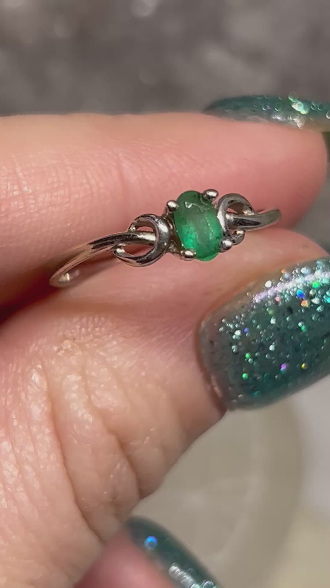 14k White Gold Emerald Ring